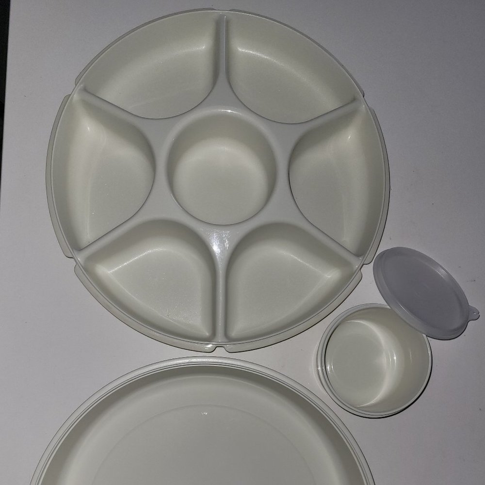 Vintage Tupperware Divided Serving Tray 14" Diameter